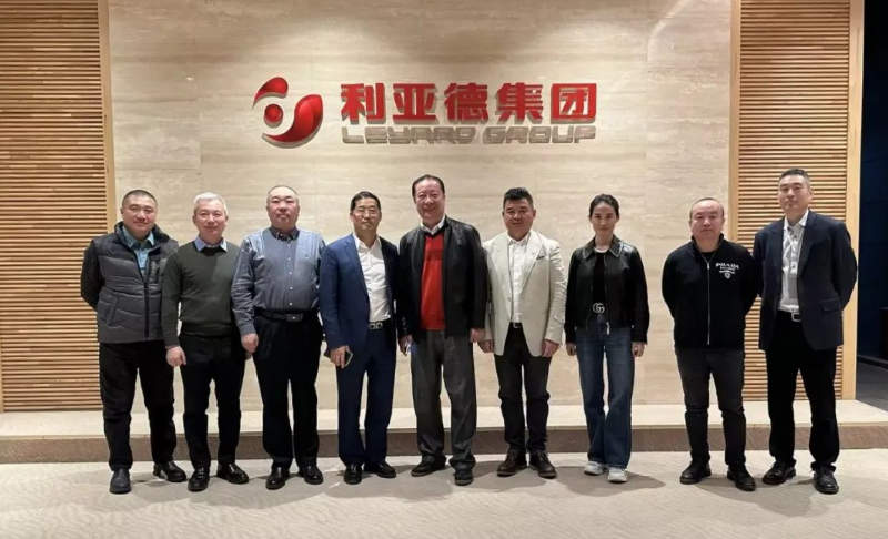 中國演藝設(shè)備技術(shù)協(xié)會(huì)理事長朱新村一行走訪利亞德集團(tuán)